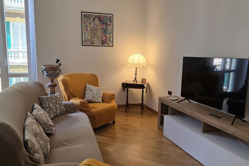 Tra Mare E Castello Apartment La Spezia Bagian luar foto