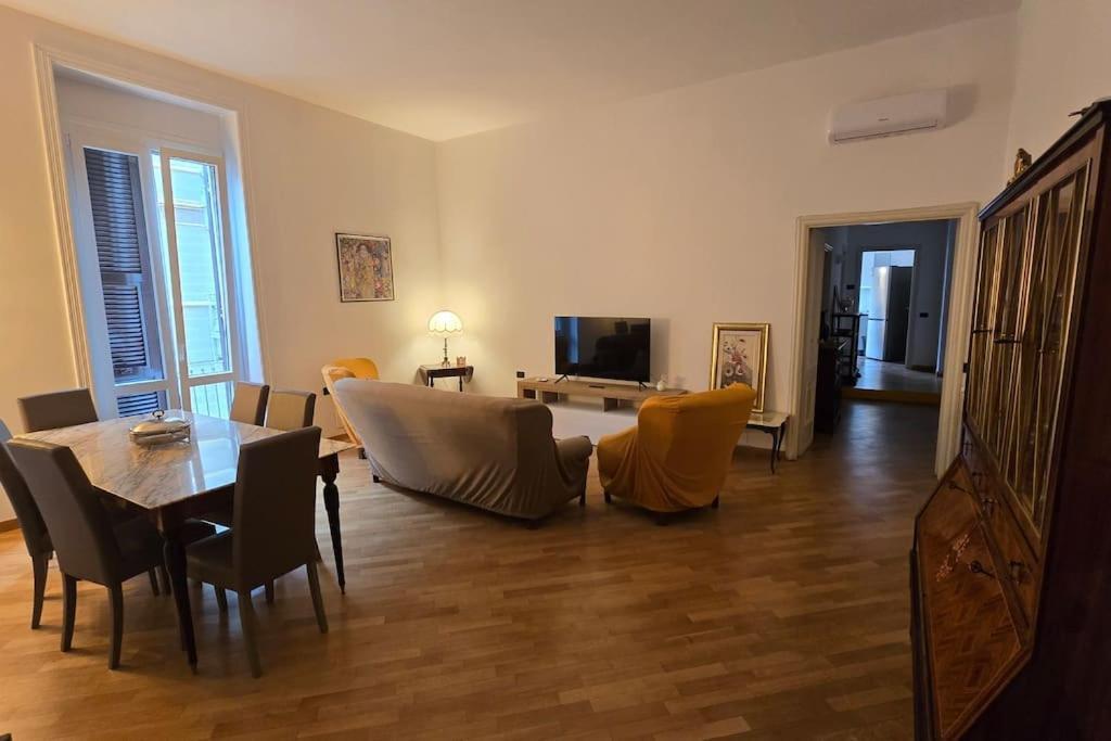 Tra Mare E Castello Apartment La Spezia Bagian luar foto